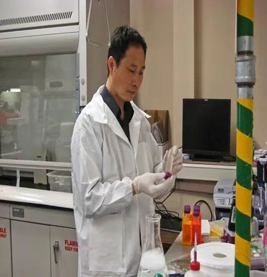 微生物科技點(diǎn)亮鹽堿地新生——寧夏日報(bào)報(bào)道我校楊國平教授團(tuán)隊(duì)治理成果